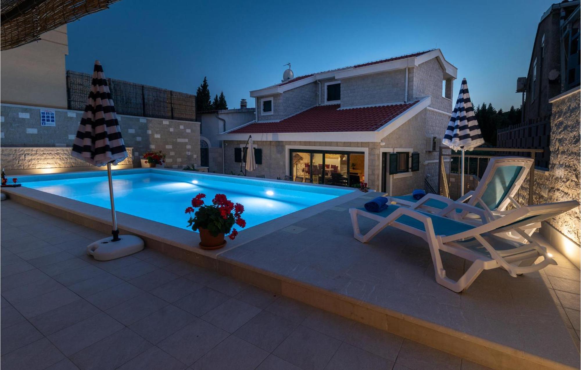 Lovely Home In Klek With House A Panoramic View Екстер'єр фото